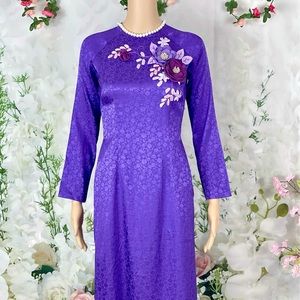 New beautiful Vietnamese Ao dai Lua Nhu Y thiet ke 

size L Vietnam (US size 4)